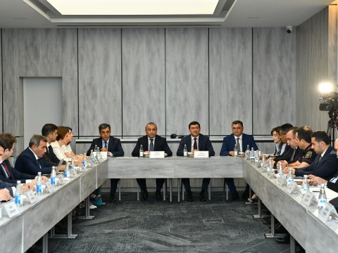 Ekoloji təmiz nəqliyyat vasitələri ilə bağlı Yol Xəritəsi müzakirə olundu