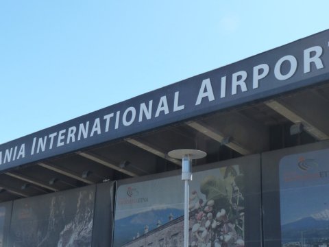 Vulkana görə uçuşlar ləğv edildi&nbsp;