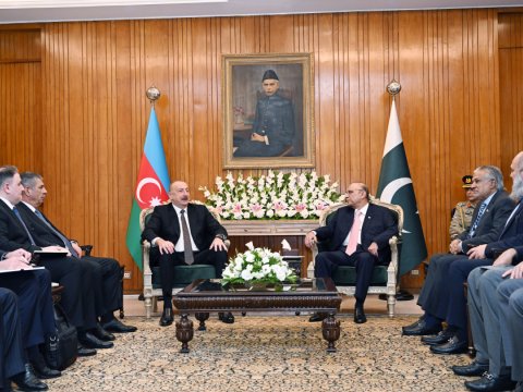 İlham Əliyev Pakistan Prezidenti ilə geniş tərkibdə görüşüb - YENİLƏNİB