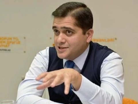 Elxan Şahinoğlu imzatoplama kampaniyasına başlayıb