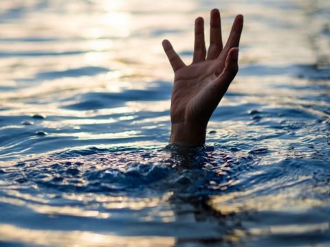 21 yaşlı gənc dənizdə batdı