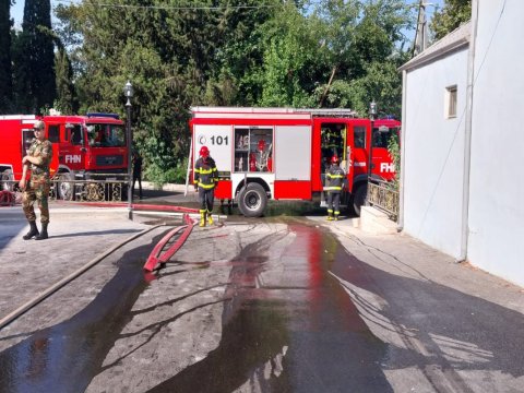 Mingəçevirdə şadlıq sarayı yandı - FOTO