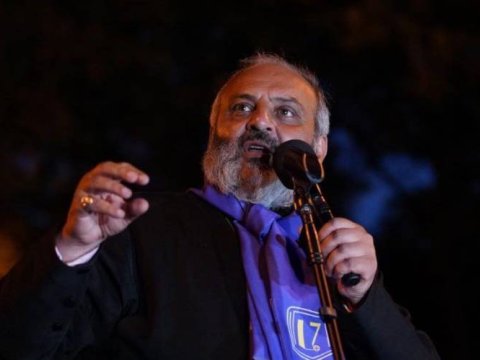 Erməni keşiş etiraz aksiyalarını bərpa edəcəyi vaxtı açıqladı