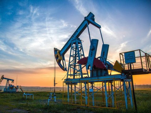 Azərbaycan neftinin qiyməti 90 dollardan aşağı düşüb