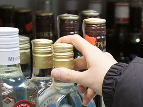 Azərbaycanda spirtli içki istehsalı artıb: viski, araq, pivə..