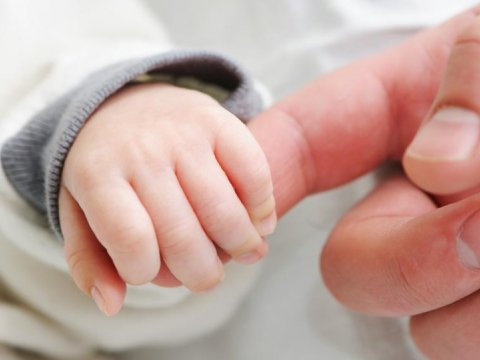 Körpəsi ölən qız&nbsp;16 yaşında qaçırılıbmış - Uşağın atası həbsdən çıxıb