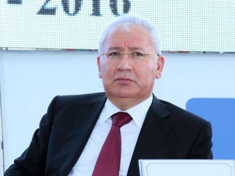 Rektor YAP-ın deputatlığa namizədi oldu
