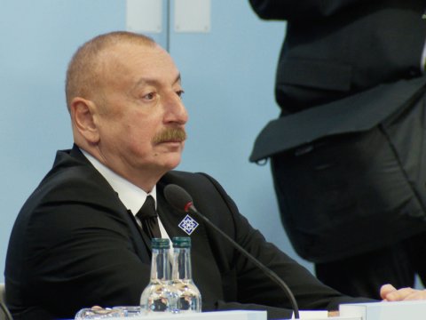 İlham Əliyev Zirvə toplantısının açılış plenar sessiyasında