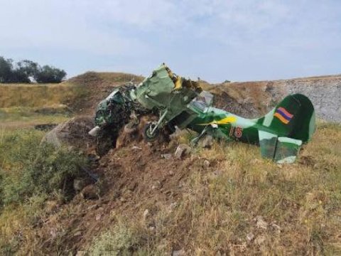 Ermənistanda 2 hərbçi ÖLDÜ