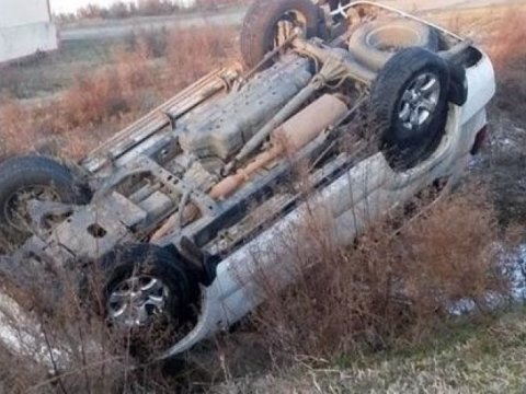 Qadınla mübahisə edərək maşını qəsdən dərədən aşırdı&nbsp;- TƏFƏRRÜAT
