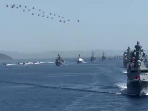 Türkiyə donanması hərbi parad keçirəcək