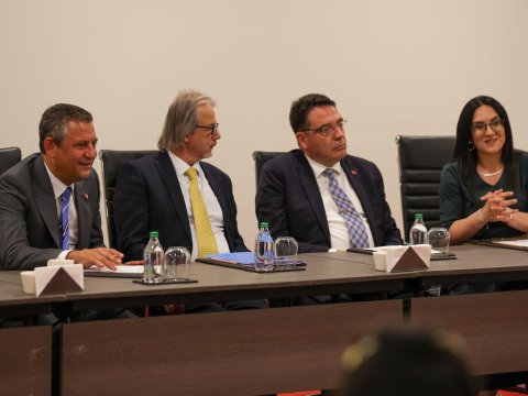 CHP sədri azərbaycanlı şəhid övladları ilə görüşdü - FOTO
