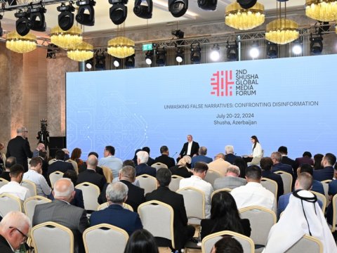 Forum iştirakçılarının şərəfinə ziyafət verildi