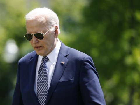 Bayden vəzifəsindən getmək niyyətində deyil&nbsp;