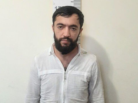 Narkotik çəkib maşın sürdü,&nbsp;piyadanı vurdu