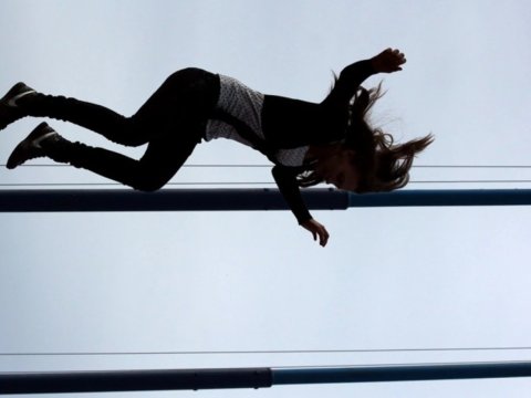 Abşeronda kişi arvadını pəncərədən atdı&nbsp;- Qadın öldü