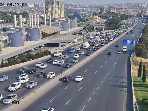 Bakıda tıxac olan yolların sayı artıb