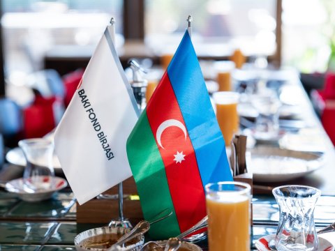 Bakı Fond Birjasının rəsmiləri media nümayəndələri ilə görüşüb - FOTO