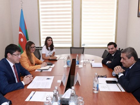 Fuad Muradov Kolumbiya səfiri ilə görüşüb