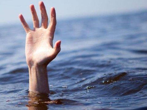 Yeniyetmə kanalda batdı