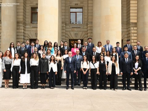 Ceyhun Bayramov gənc diplomatlarla görüşdü - FOTOLAR