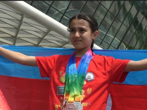 Sinqapurda rəqiblərini məğlub edən məktəblimiz - VİDEO