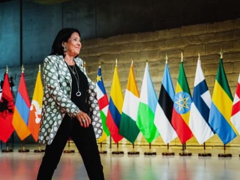 Gürcüstan prezidenti və baş naziri Fransada - Rastlaşmamaq üçün...