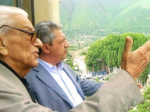 "Şəbi - hicran" Bəxtiyar Vahabzadənin qəlbindən Füzuli dünyasına gedən bədii yoldur..."