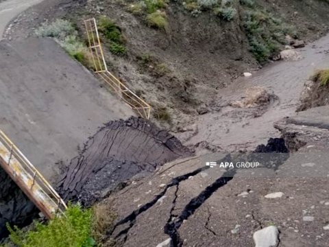 Qubada sel körpünü uçurdu - 6 kəndlə əlaqə kəsildi