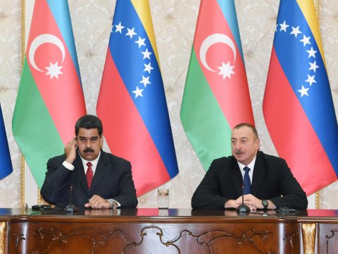 İlham Əliyev Maduronu TƏBRİK ETDİ