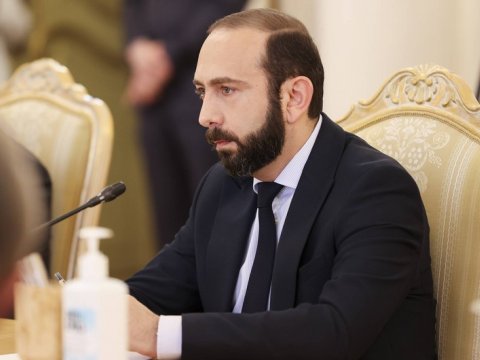 Ararat Mirzoyan Yunan Kiprinə səfər edib