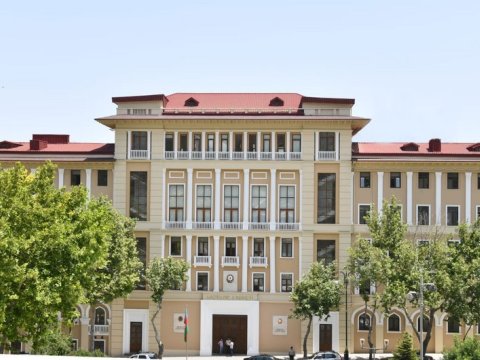 Hökumətdən jurnalistlərlə bağlı yeni QƏRAR