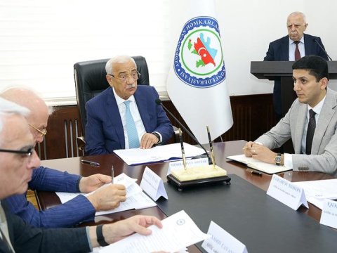 Səttar Möhbalıyev Həmkarlar Konfederasiyasından gedir, AHİK-ə yeni simalar GƏLİR