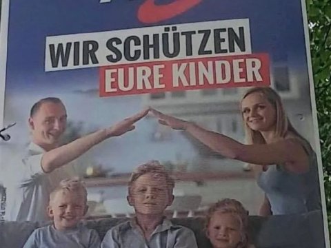 Seçki posterində Hitler salamı - SKANDAL