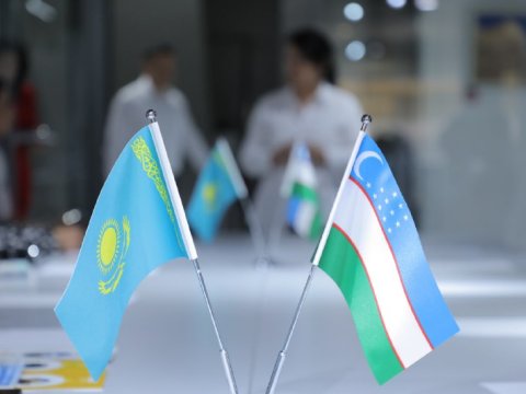 Özbəkistanın Qazaxıstandakı səfirliyi konsulluq xidmətlərini dayandırıb