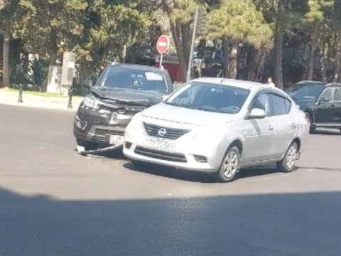 Bakıda "Kia" və "Nissan" toqquşdu