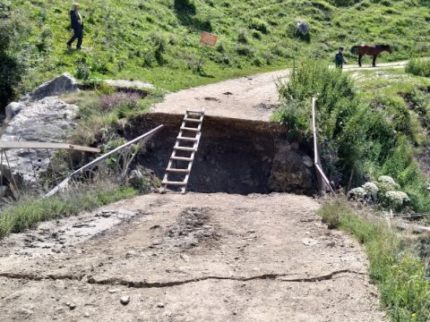 Sel Qusarda körpünü uçurdu