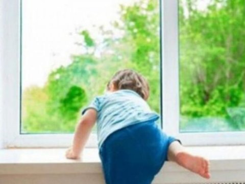 Ana və 5 yaşlı qızı binadan yıxılaraq öldü