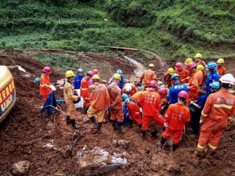 Çində&nbsp;torpaq sürüşməsi - 4 nəfər ölüb, onlarla insan itkin düşüb