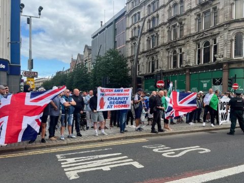 Britaniya baş nazirindən etirazlarla bağlı QƏRAR