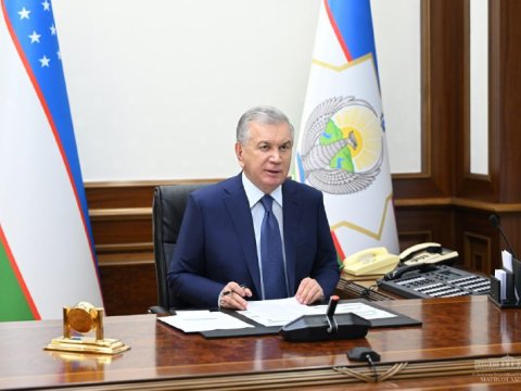 Mirziyoyev qısamüddətli məzuniyyətdən QAYIDIB