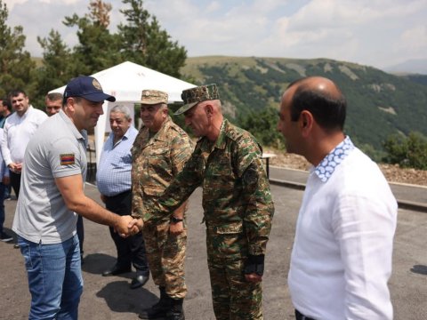 Erməni spiker Azərbaycanla SƏRHƏDDƏ