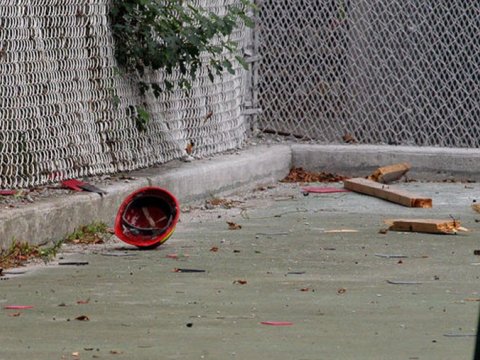 39 yaşlı kişinin başına beton düşdü