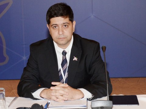 "Pulsuz efir vaxtının ümumi həcmi həftədə 3 saatdan az olmamalıdır"