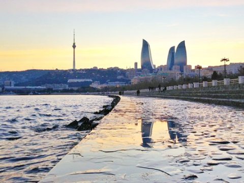 Bulvarda dənizdən meyit tapıldı