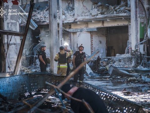 Donetskdə ticarət mərkəzinə raket hücumu - 14 nəfər öldü