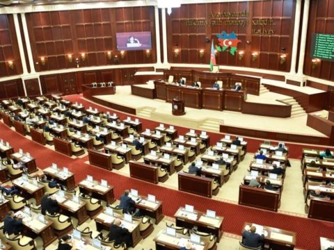 Siyasi partiyalar neçə namizədlə seçkidə iştirak edəcək? - TAM SİYAHI