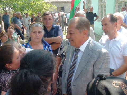 Cavanşir Feyziyev seçiciləri ilə bir arada - FOTOLAR