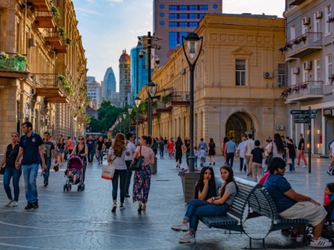 Əhali daha çox şəhərlərdə yaşayır