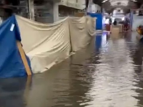 &ldquo;Sədərək&rdquo; ticarət mərkəzini yenə su basdı - VİDEO